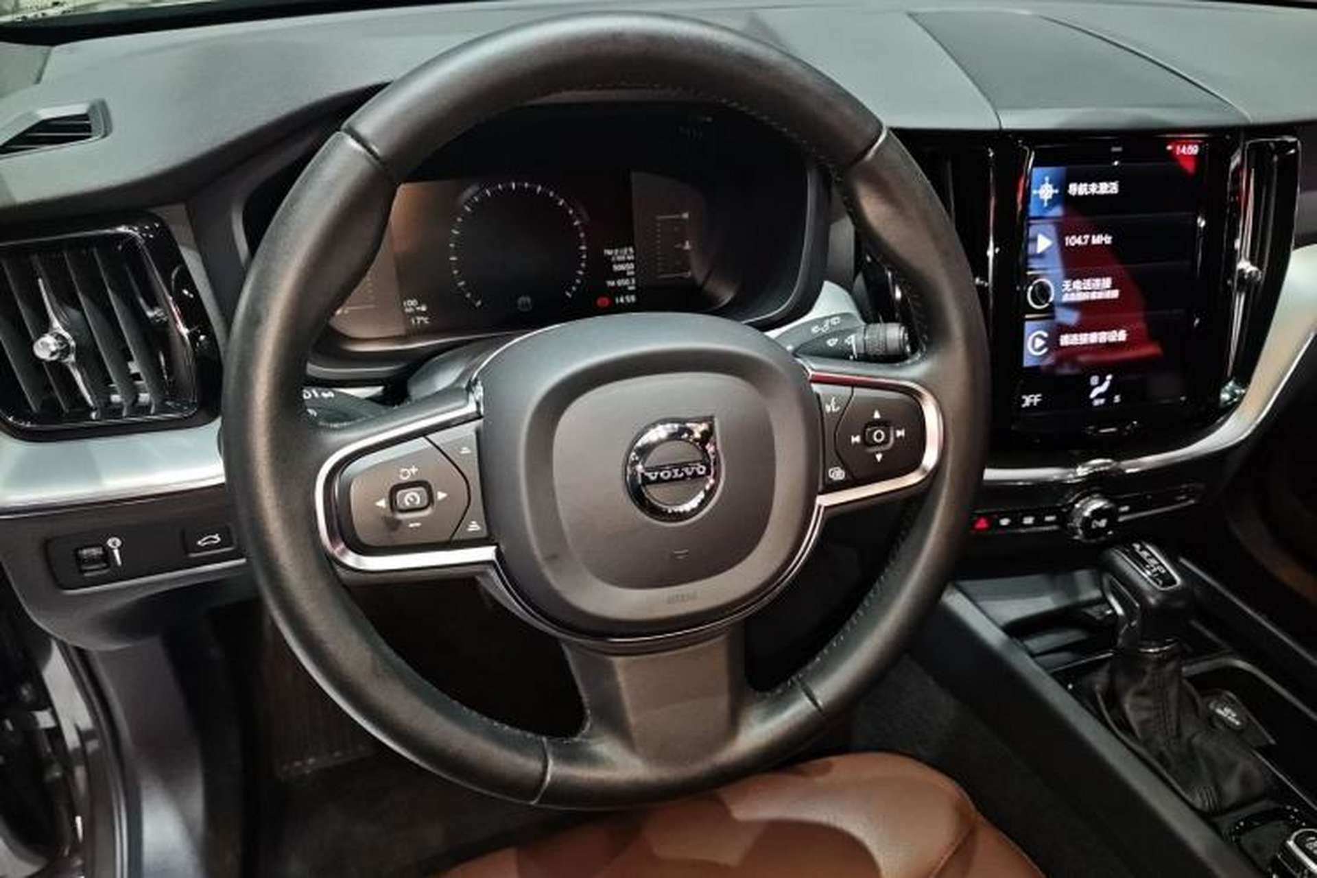 Used Volvo XC60 2021 T5 4x4 Smart Luxury Edition Interior 3