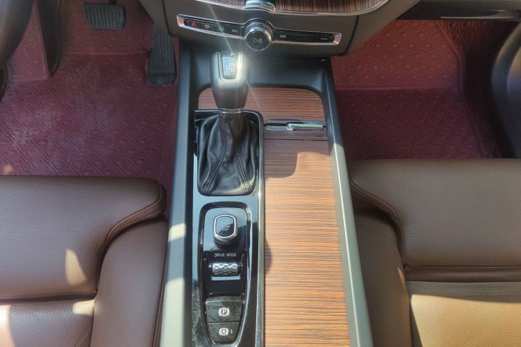 Used Volvo XC60 2021 T5 4x4 Smart Luxury Edition Interior 4