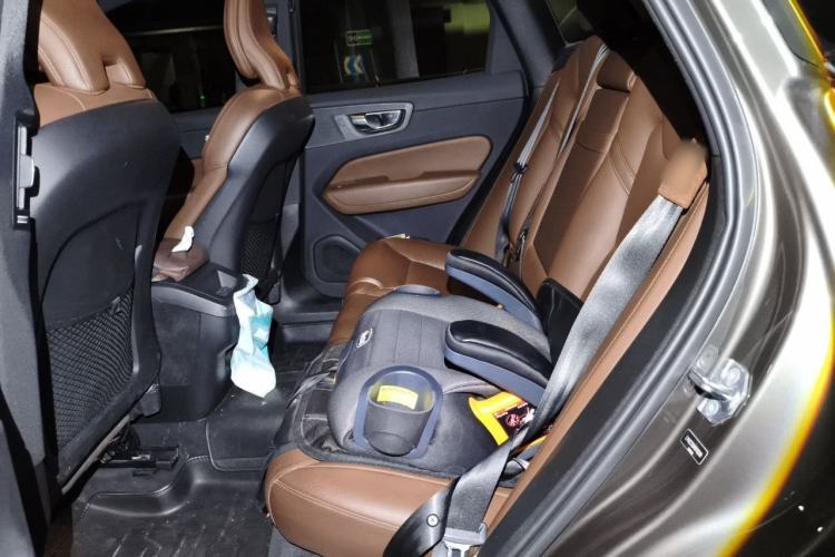 Used Volvo XC60 2021 T5 4x4 Smart Luxury Edition Interior 4