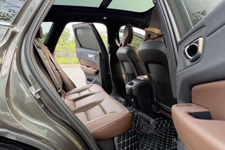 Used Volvo XC60 2021 T5 4x4 Smart Luxury Edition Interior 4