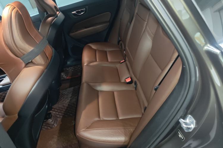 Used Volvo XC60 2021 T5 4x4 Smart Luxury Edition Interior 4