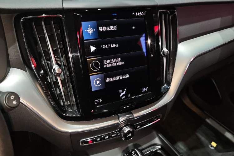 Used Volvo XC60 2021 T5 4x4 Smart Luxury Edition Interior 6