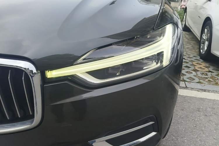 Used Volvo XC60 2021 T5 4x4 Smart Luxury Edition Left Front Headlight