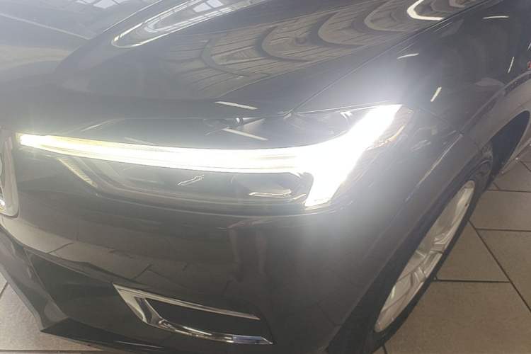 Used Volvo XC60 2021 T5 4x4 Smart Luxury Edition Left Front Headlight