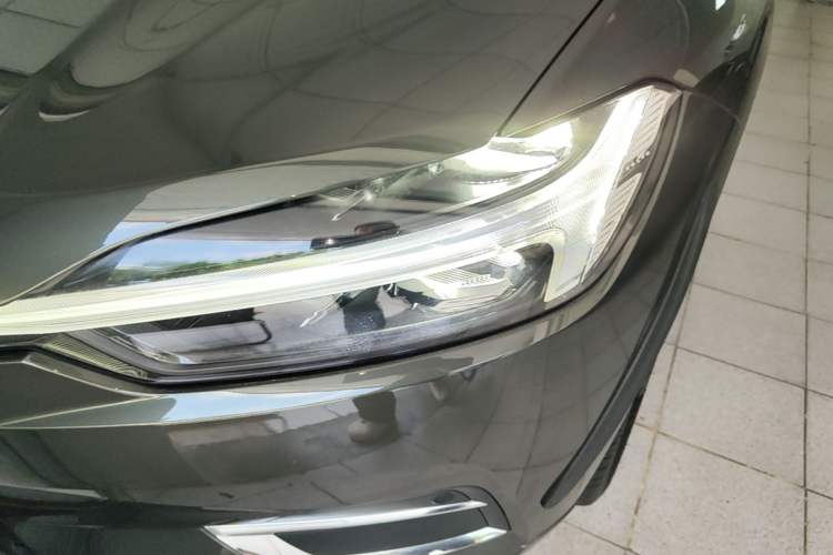 Used Volvo XC60 2021 T5 4x4 Smart Luxury Edition Left Front Headlight