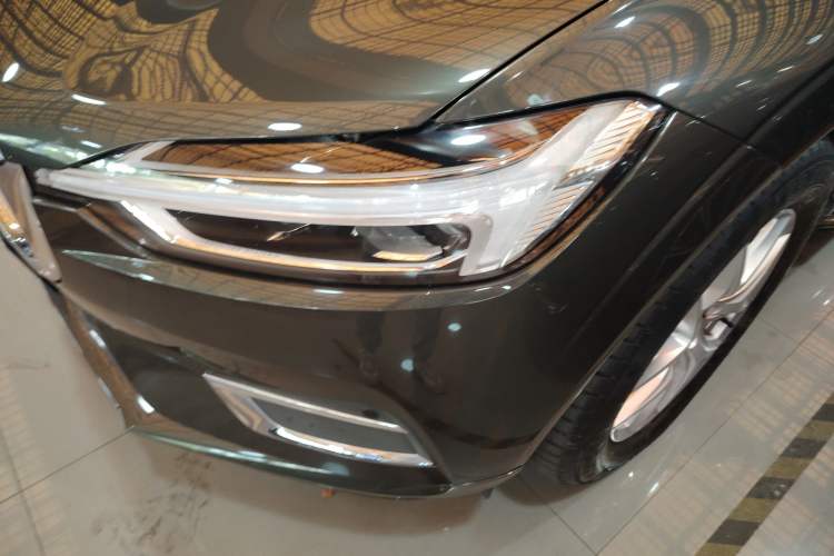 Used Volvo XC60 2021 T5 4x4 Smart Luxury Edition Left Front Headlight
