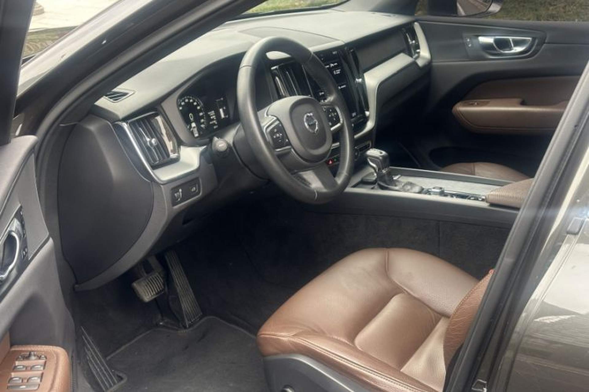 Used Volvo XC60 2021 T5 4x4 Smart Luxury Edition Left Front Seat