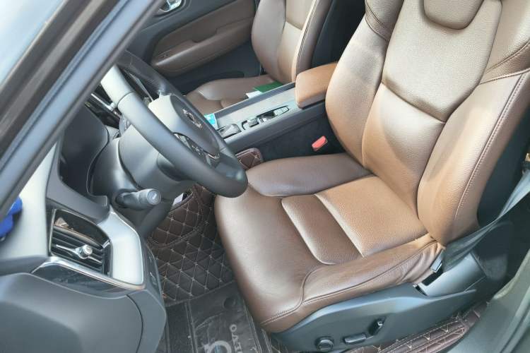 Used Volvo XC60 2021 T5 4x4 Smart Luxury Edition Left Front Seat