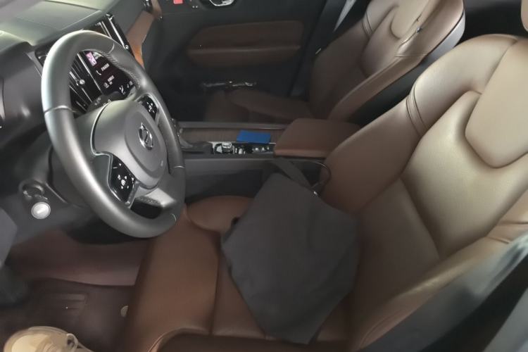 Used Volvo XC60 2021 T5 4x4 Smart Luxury Edition Left Front Seat