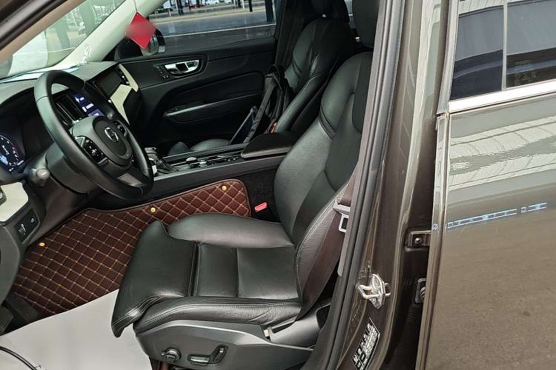 Used Volvo XC60 2021 T5 4x4 Smart Luxury Edition Left Front Seat