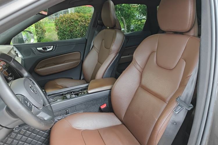 Used Volvo XC60 2021 T5 4x4 Smart Luxury Edition Left Front Seat