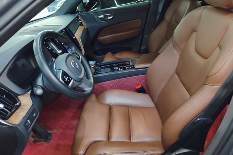 Used Volvo XC60 2021 T5 4x4 Smart Luxury Edition Left Front Seat
