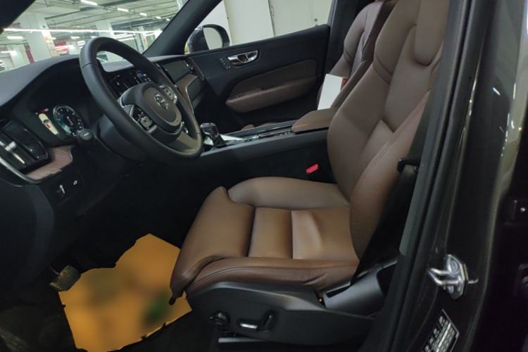 Used Volvo XC60 2021 T5 4x4 Smart Luxury Edition Left Front Seat