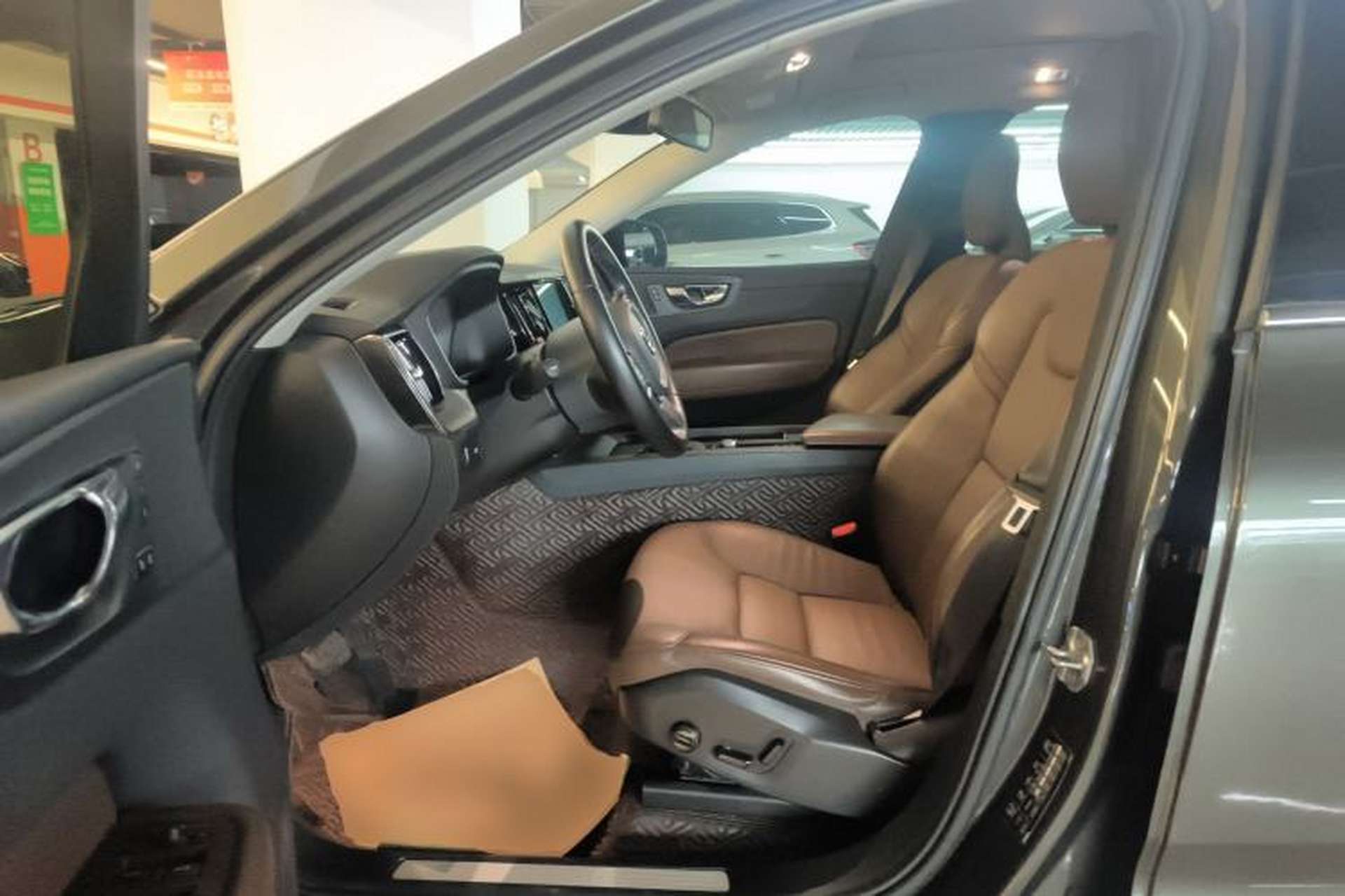 Used Volvo XC60 2021 T5 4x4 Smart Luxury Edition Left Front Seat