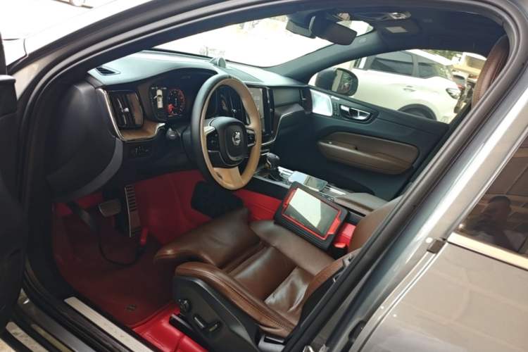 Used Volvo XC60 2021 T5 4x4 Smart Luxury Edition Left Front Seat