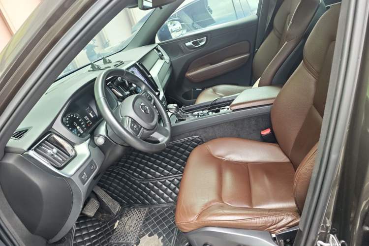 Used Volvo XC60 2021 T5 4x4 Smart Luxury Edition Left Front Seat