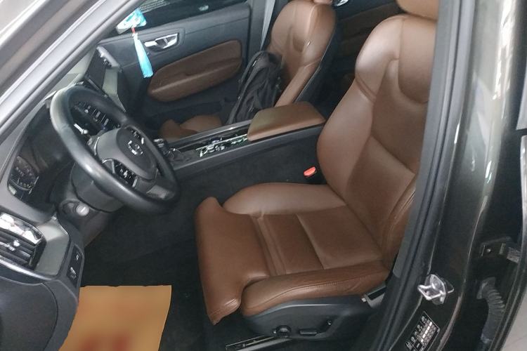 Used Volvo XC60 2021 T5 4x4 Smart Luxury Edition Left Front Seat