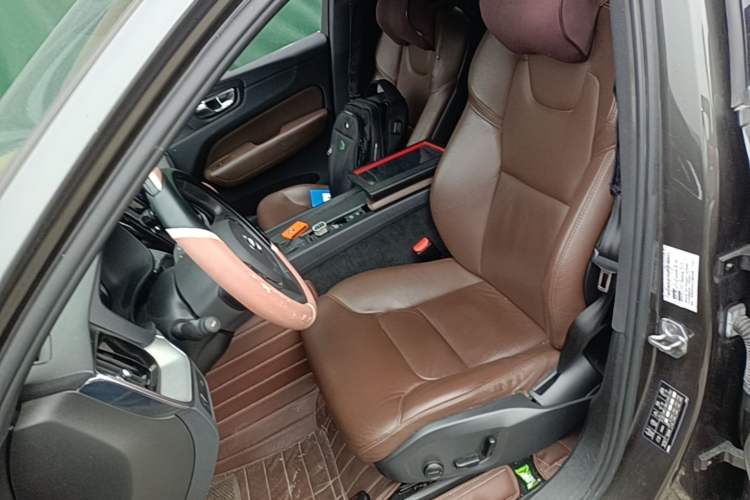 Used Volvo XC60 2021 T5 4x4 Smart Luxury Edition Left Front Seat