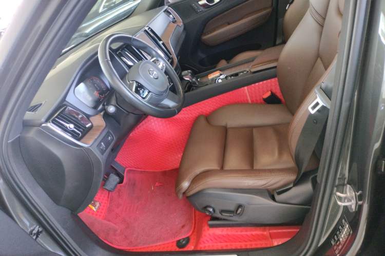 Used Volvo XC60 2021 T5 4x4 Smart Luxury Edition Left Front Seat