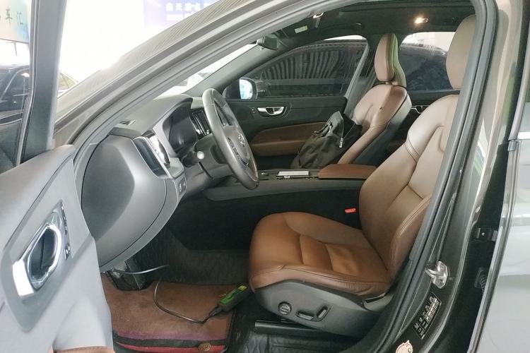 Used Volvo XC60 2021 T5 4x4 Smart Luxury Edition Left Front Seat