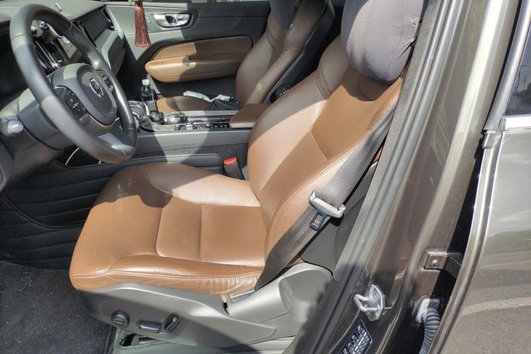 Used Volvo XC60 2021 T5 4x4 Smart Luxury Edition Left Front Seat