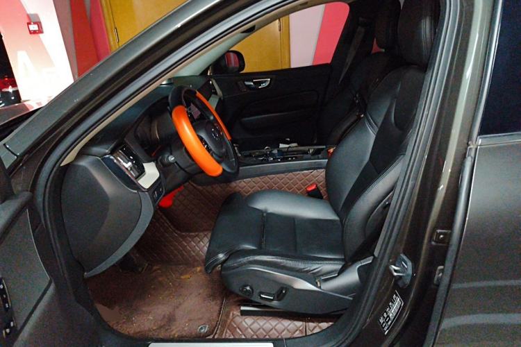 Used Volvo XC60 2021 T5 4x4 Smart Luxury Edition Left Front Seat