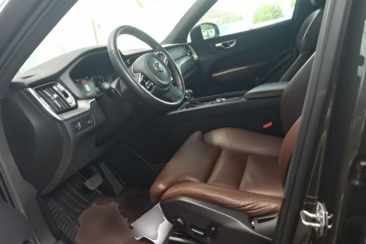 Used Volvo XC60 2021 T5 4x4 Smart Luxury Edition Left Front Seat