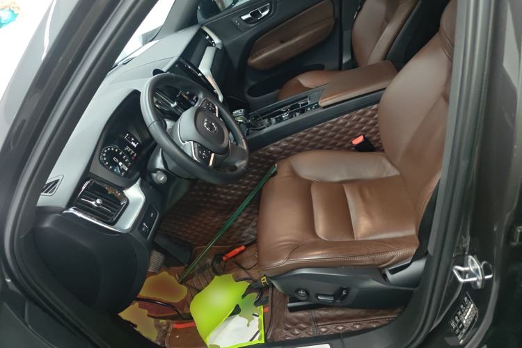 Used Volvo XC60 2021 T5 4x4 Smart Luxury Edition Left Front Seat