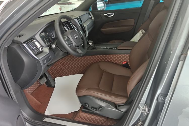 Used Volvo XC60 2021 T5 4x4 Smart Luxury Edition Left Front Seat