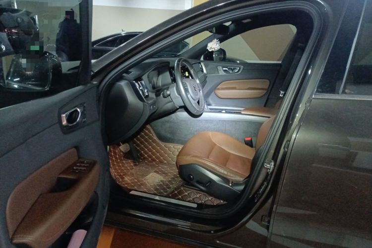 Used Volvo XC60 2021 T5 4x4 Smart Luxury Edition Left Front Seat