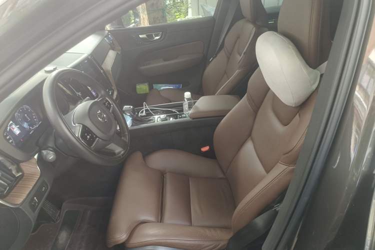 Used Volvo XC60 2021 T5 4x4 Smart Luxury Edition Left Front Seat