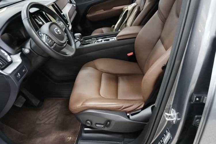 Used Volvo XC60 2021 T5 4x4 Smart Luxury Edition Left Front Seat