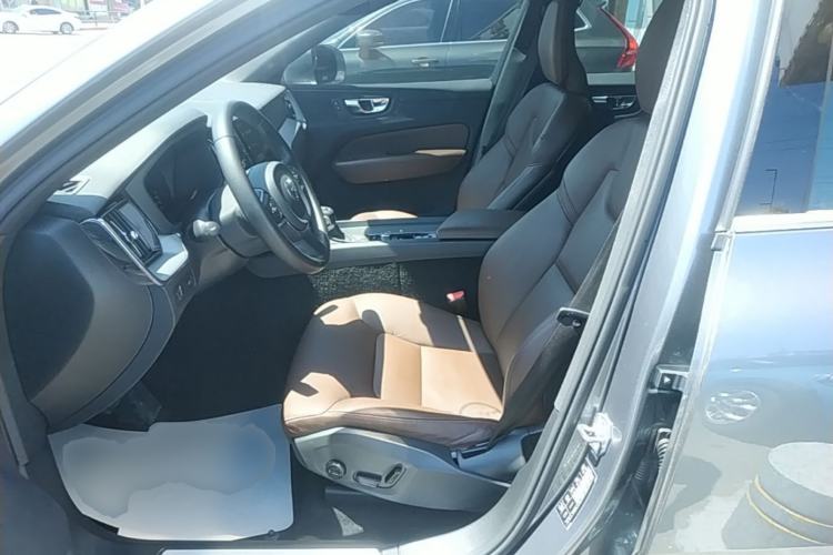 Used Volvo XC60 2021 T5 4x4 Smart Luxury Edition Left Front Seat