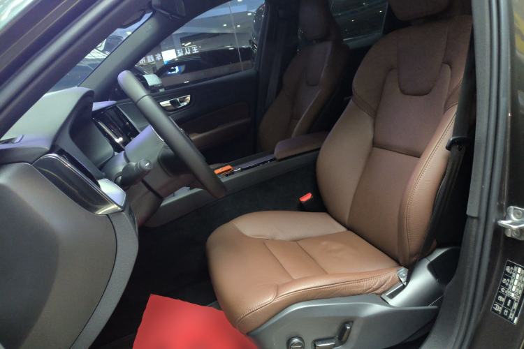 Used Volvo XC60 2021 T5 4x4 Smart Luxury Edition Left Front Seat