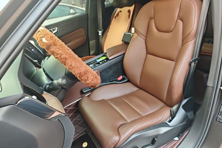 Used Volvo XC60 2021 T5 4x4 Smart Luxury Edition Left Front Seat