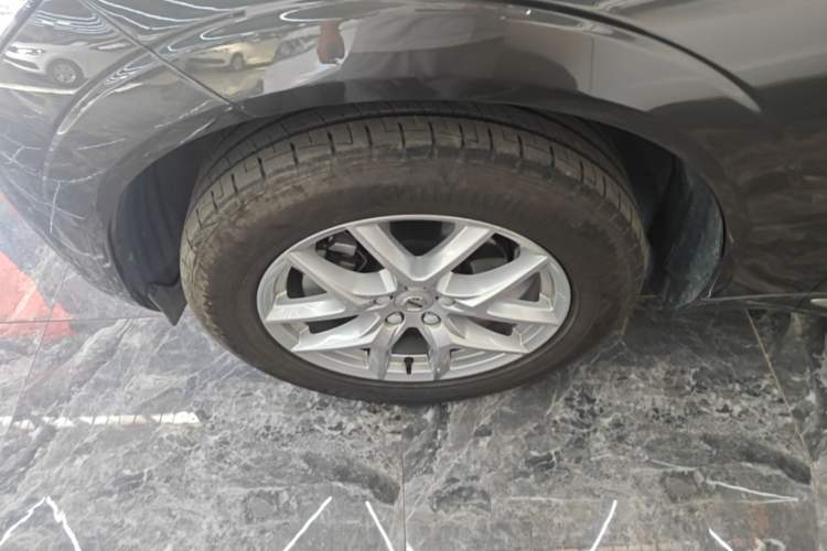 Used Volvo XC60 2021 T5 4x4 Smart Luxury Edition Left Front Wheel Hub