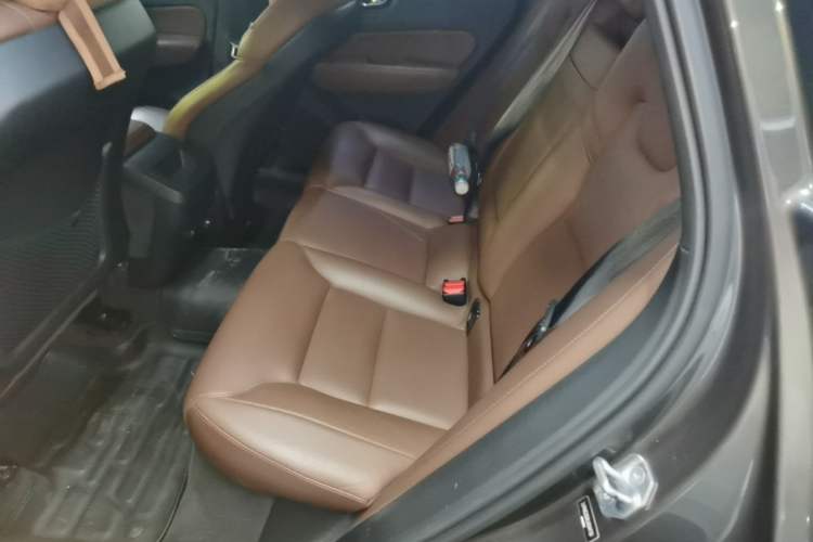 Used Volvo XC60 2021 T5 4x4 Smart Luxury Edition Left Rear Seat