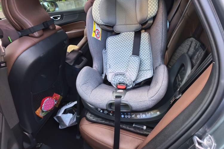 Used Volvo XC60 2021 T5 4x4 Smart Luxury Edition Left Rear Seat