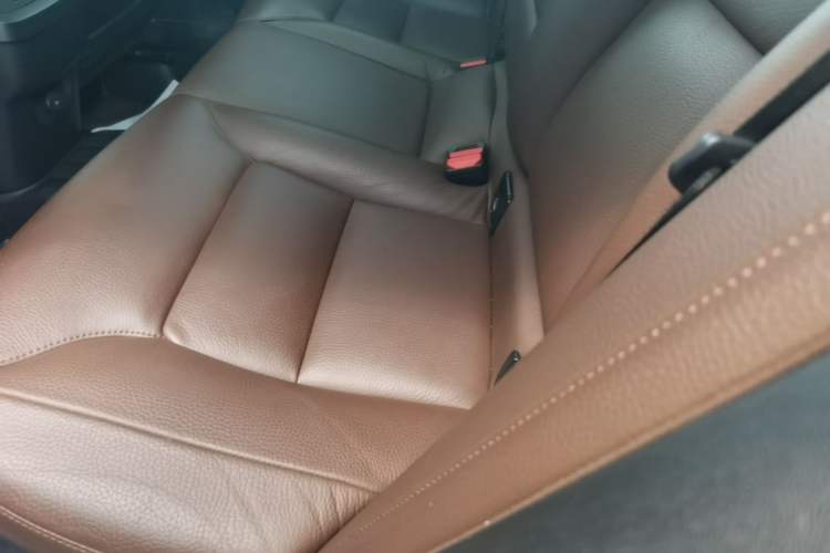 Used Volvo XC60 2021 T5 4x4 Smart Luxury Edition Left Rear Seat