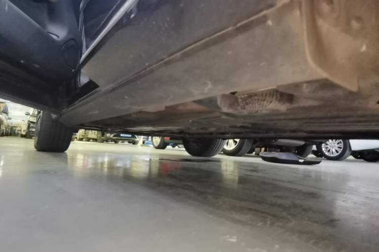 Used Volvo XC60 2021 T5 4x4 Smart Luxury Edition Left Side Sill