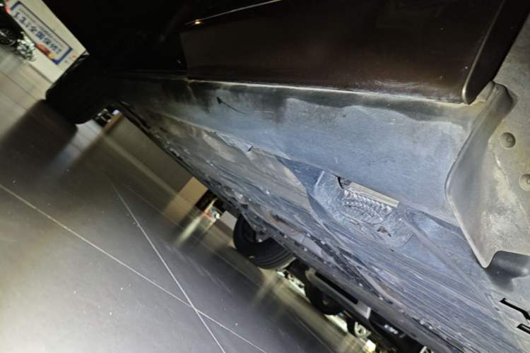 Used Volvo XC60 2021 T5 4x4 Smart Luxury Edition Left Side Sill