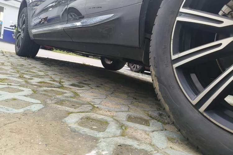 Used Volvo XC60 2021 T5 4x4 Smart Luxury Edition Left Side Sill