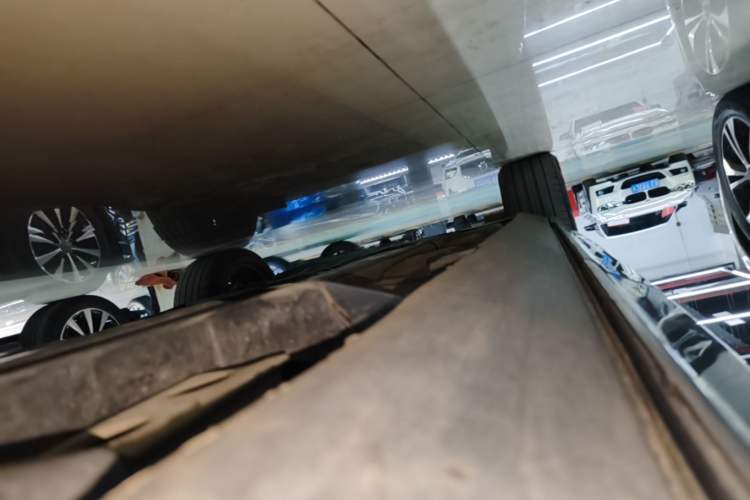 Used Volvo XC60 2021 T5 4x4 Smart Luxury Edition Left Side Sill