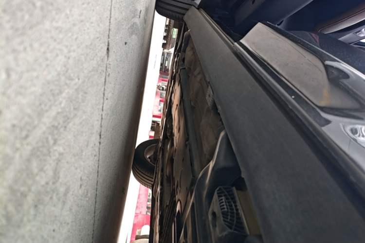 Used Volvo XC60 2021 T5 4x4 Smart Luxury Edition Left Side Sill