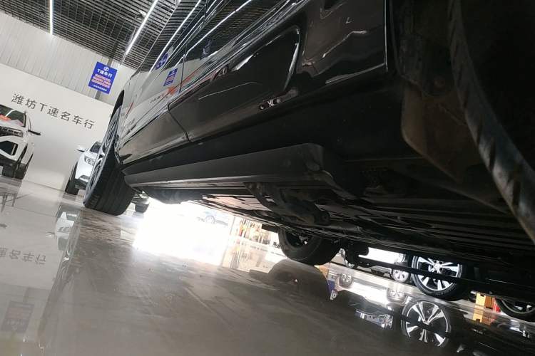 Used Volvo XC60 2021 T5 4x4 Smart Luxury Edition Left Side Sill