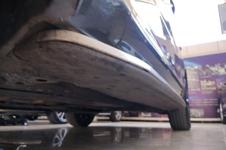 Used Volvo XC60 2021 T5 4x4 Smart Luxury Edition Left Side Sill