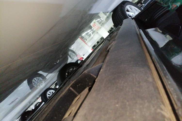 Used Volvo XC60 2021 T5 4x4 Smart Luxury Edition Left Side Sill