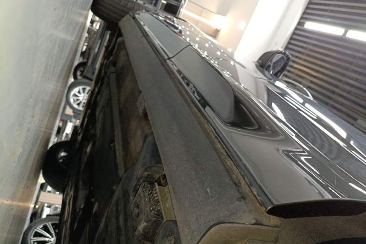 Used Volvo XC60 2021 T5 4x4 Smart Luxury Edition Left Side Sill