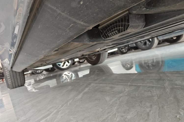 Used Volvo XC60 2021 T5 4x4 Smart Luxury Edition Left Side Sill