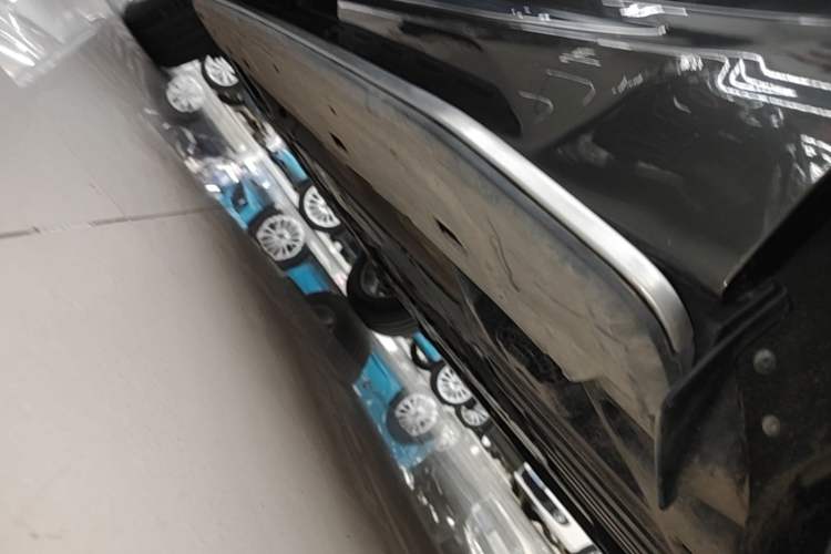 Used Volvo XC60 2021 T5 4x4 Smart Luxury Edition Left Side Sill